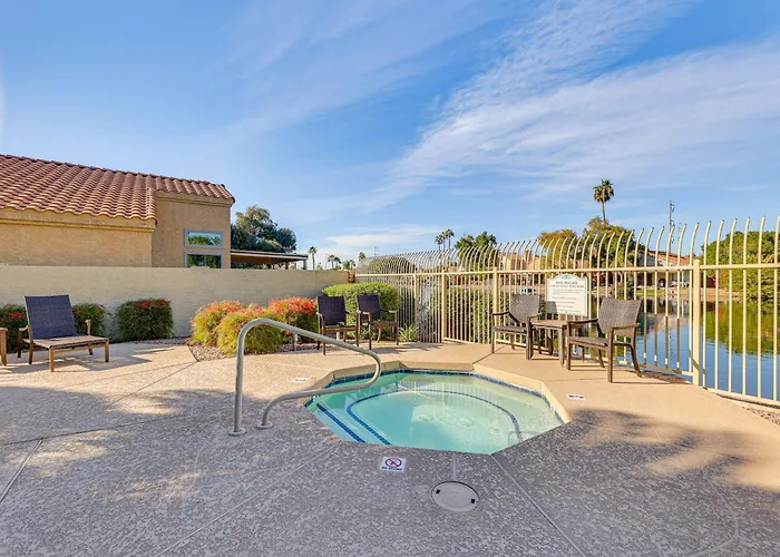 Half-mi To Dtwn: Lakefront Home! Holiday home Gilbert