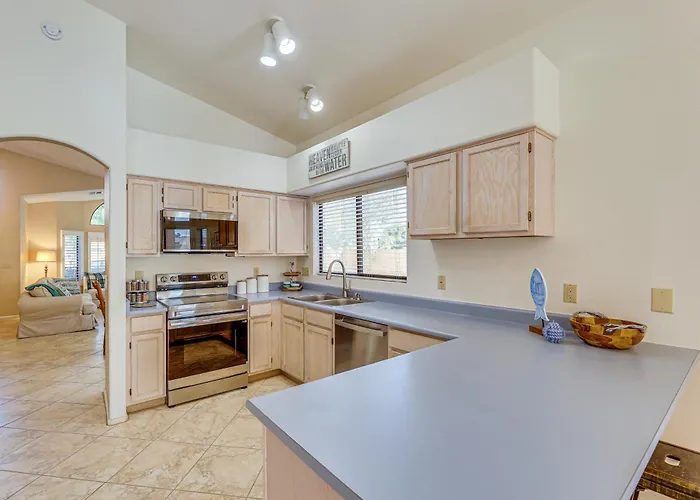 Holiday home Half-mi To Dtwn: Lakefront Home! Gilbert